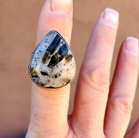 New Green Tourmaline In Quartz 925 Silver Ring. - Picture 8 of 16